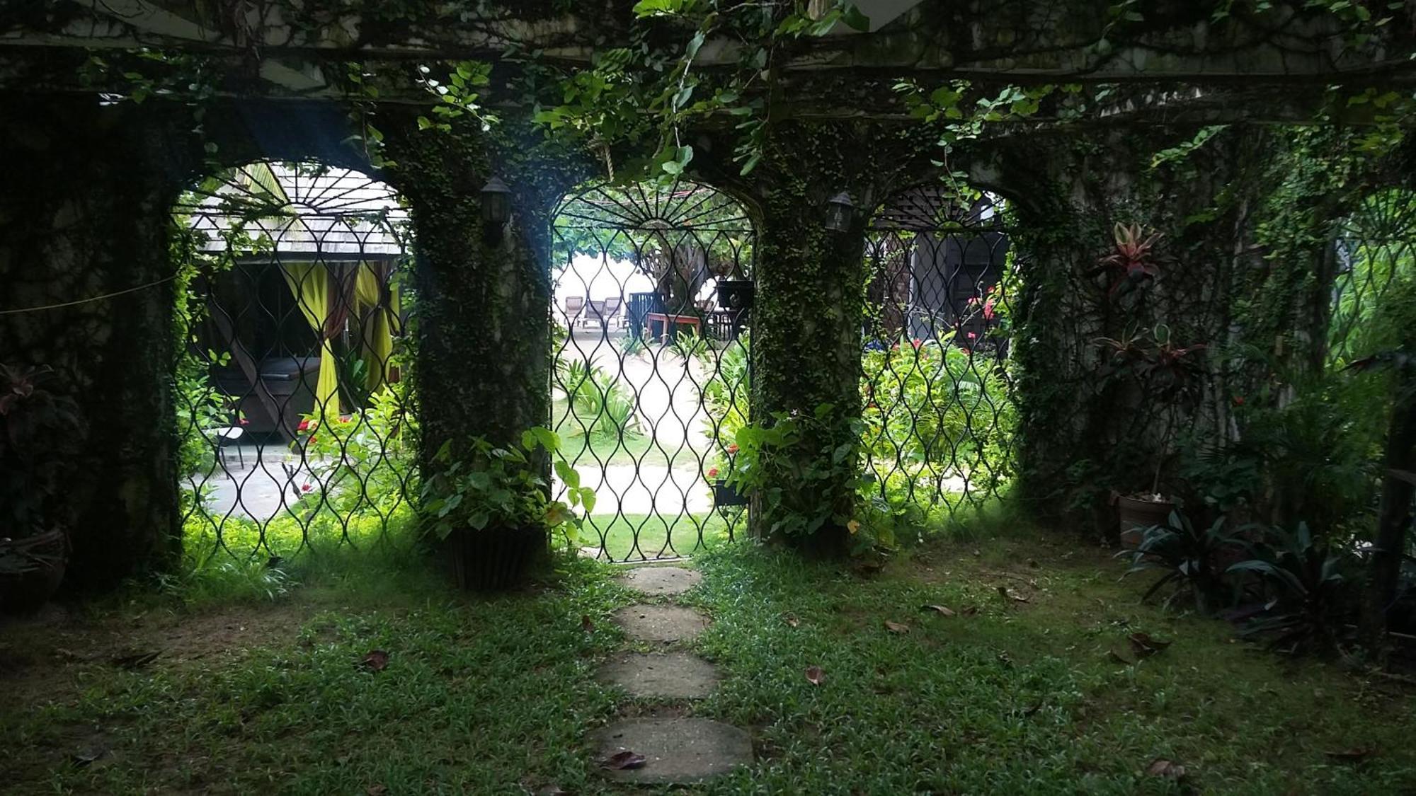 Firefly Beach Cottages Negril Esterno foto