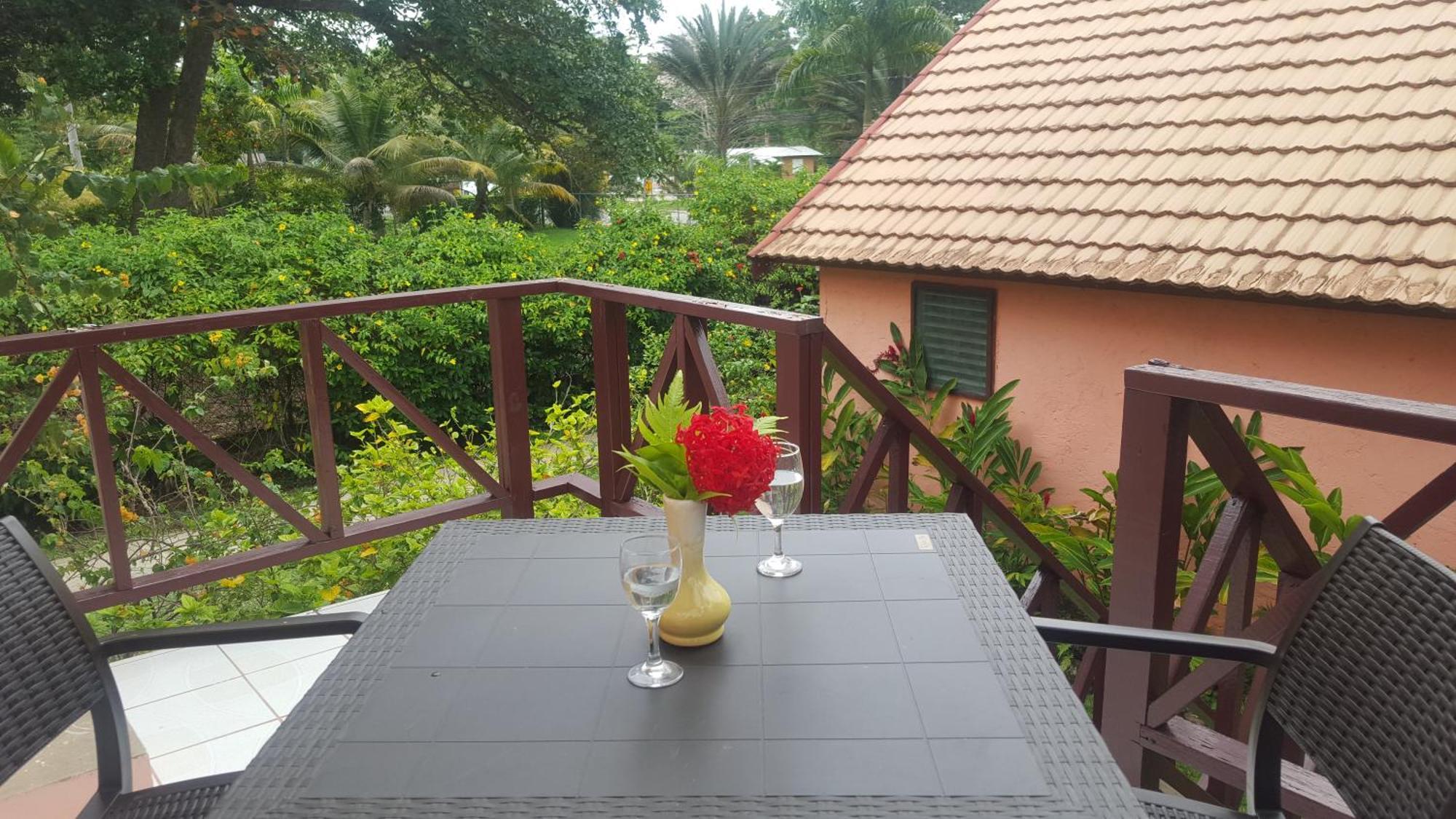 Firefly Beach Cottages Negril Esterno foto