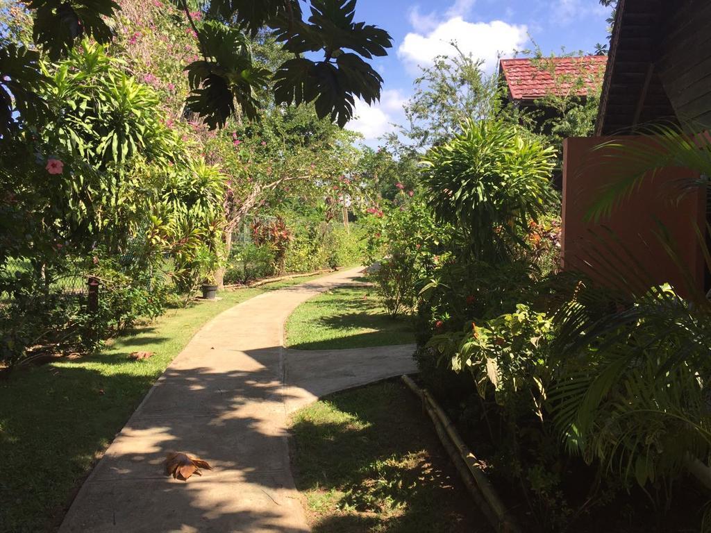 Firefly Beach Cottages Negril Esterno foto