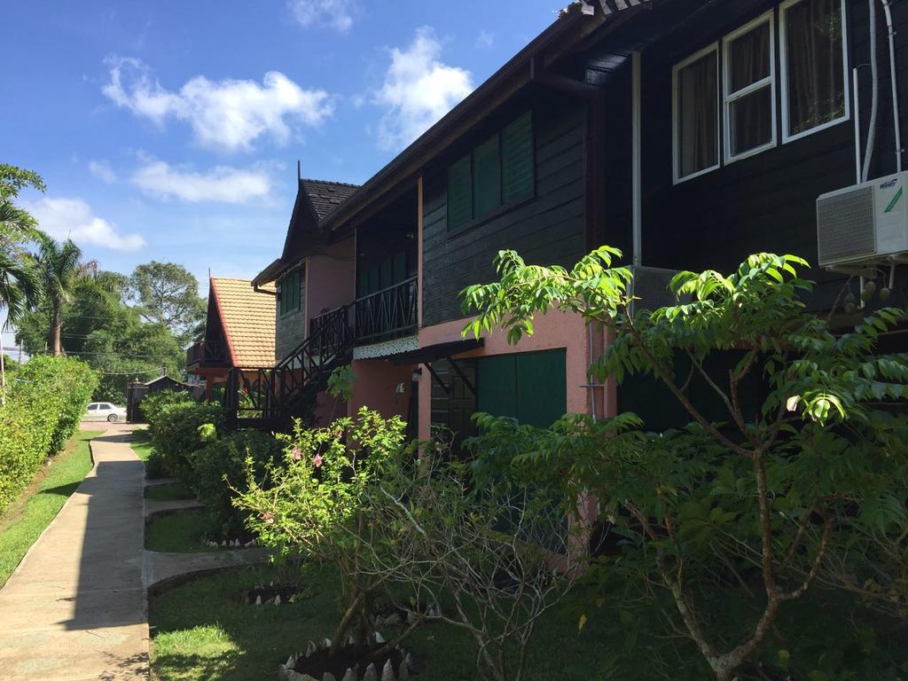 Firefly Beach Cottages Negril Esterno foto