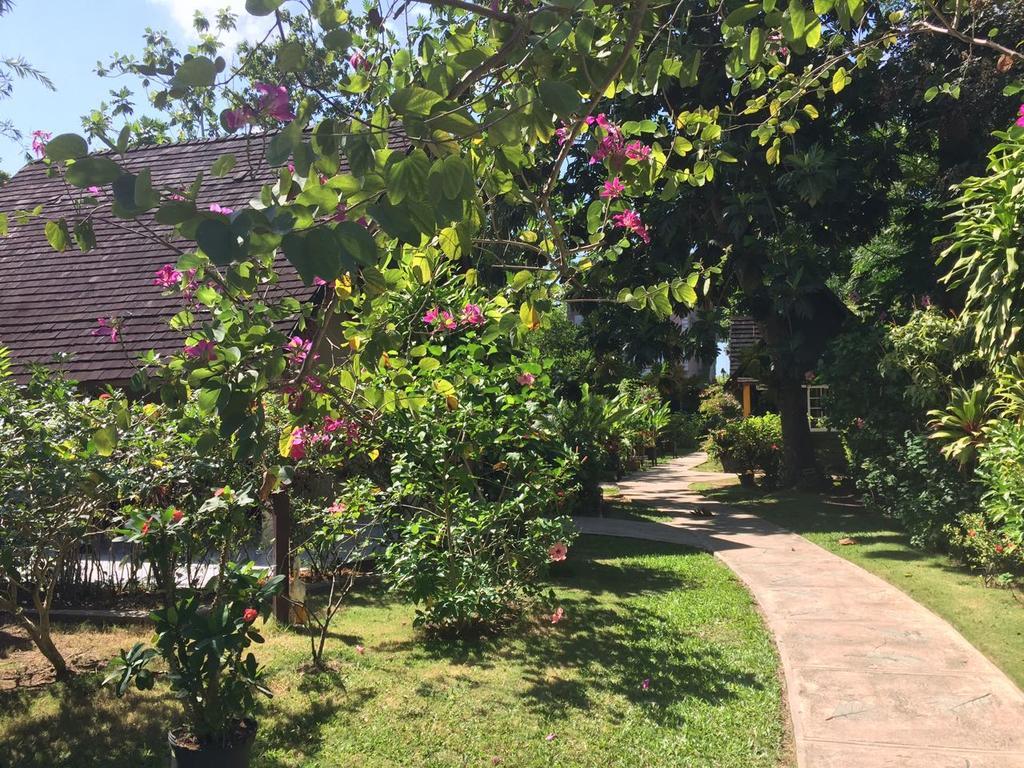 Firefly Beach Cottages Negril Esterno foto