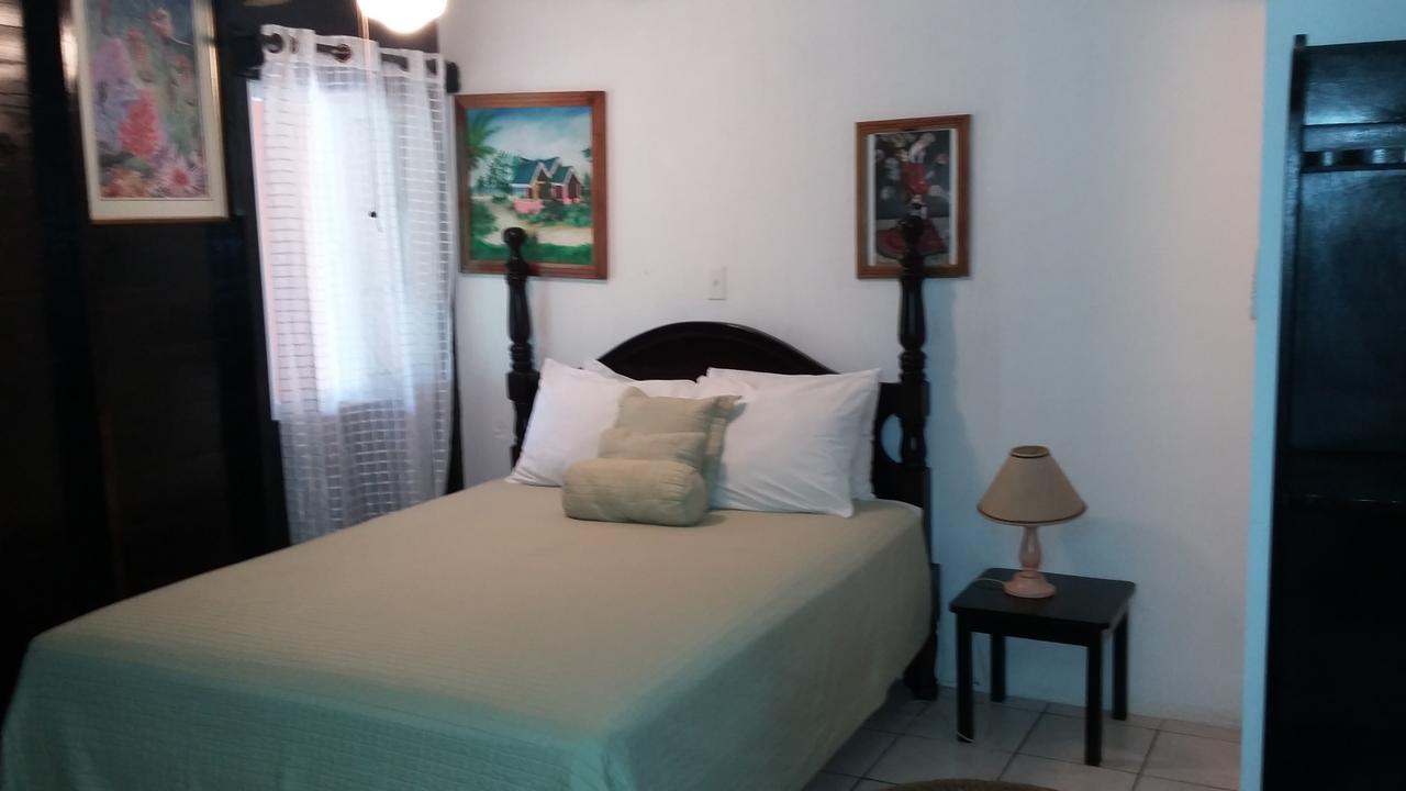 Firefly Beach Cottages Negril Esterno foto