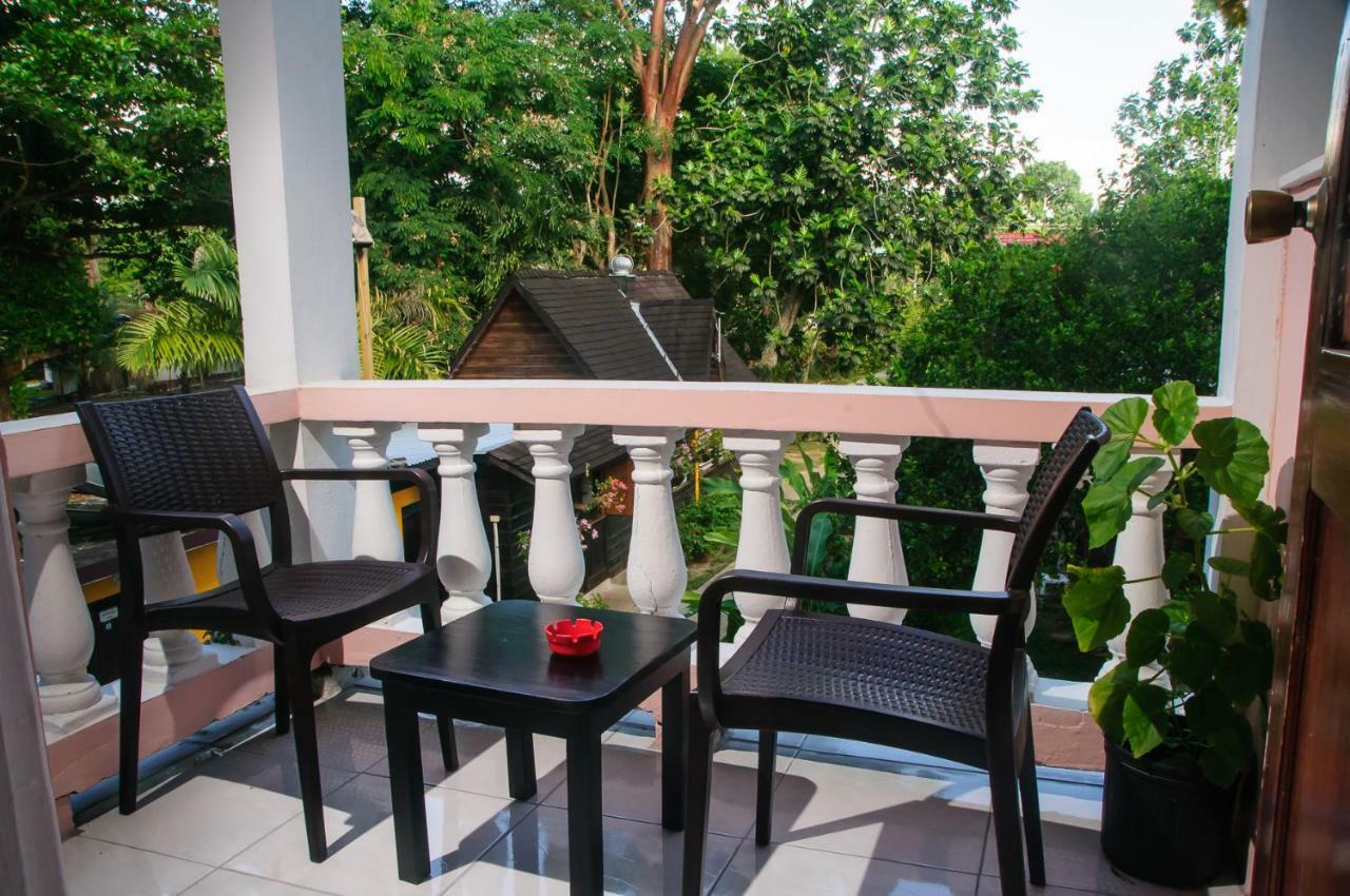Firefly Beach Cottages Negril Esterno foto